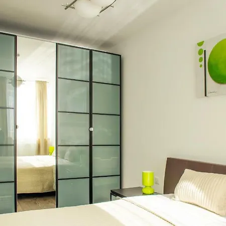 Lejlighed Centre - Private Parking - Fast Wifi Bratislava